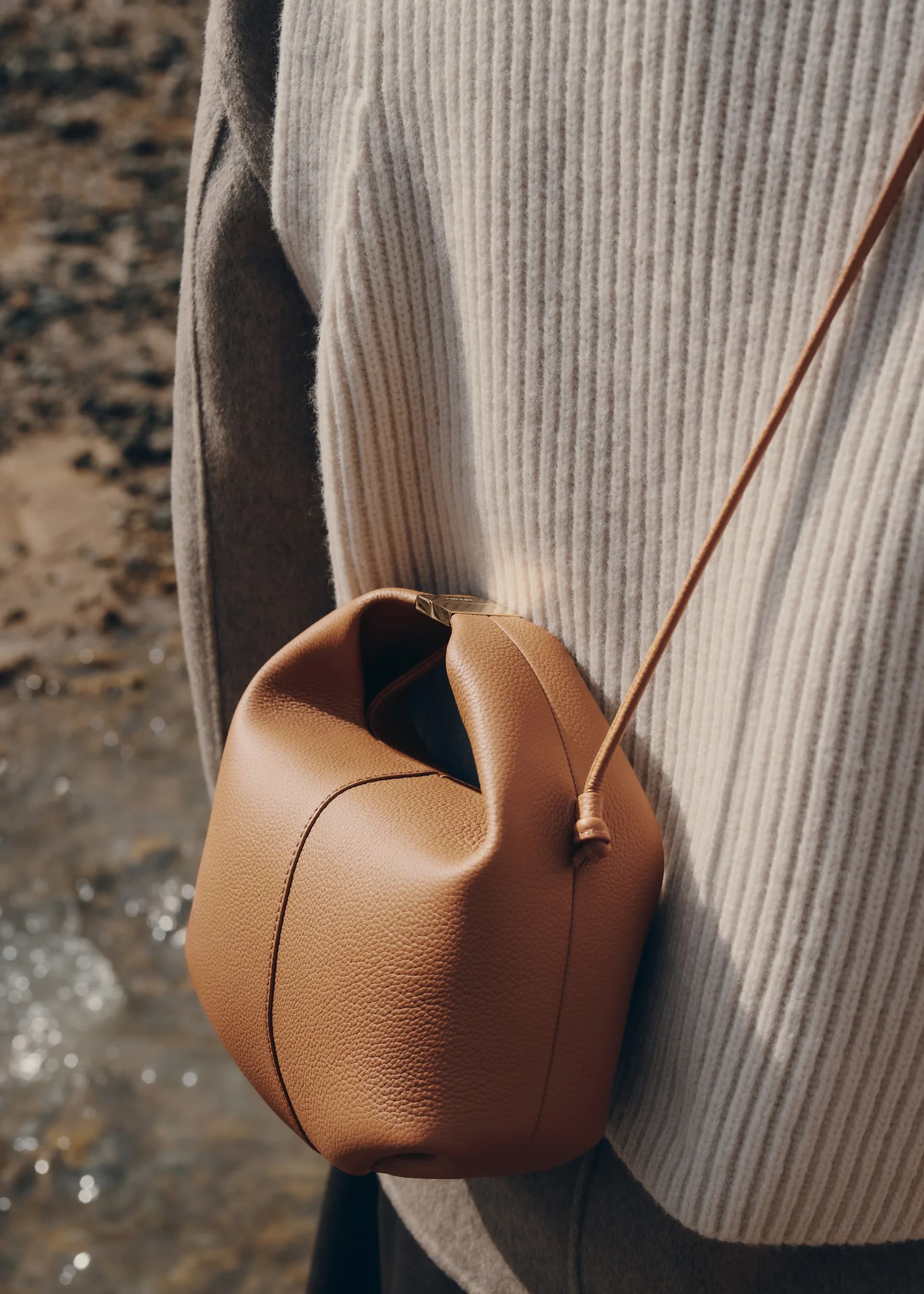 Polène Bag BÉRI BANDOULIÈRE — Camel Grained